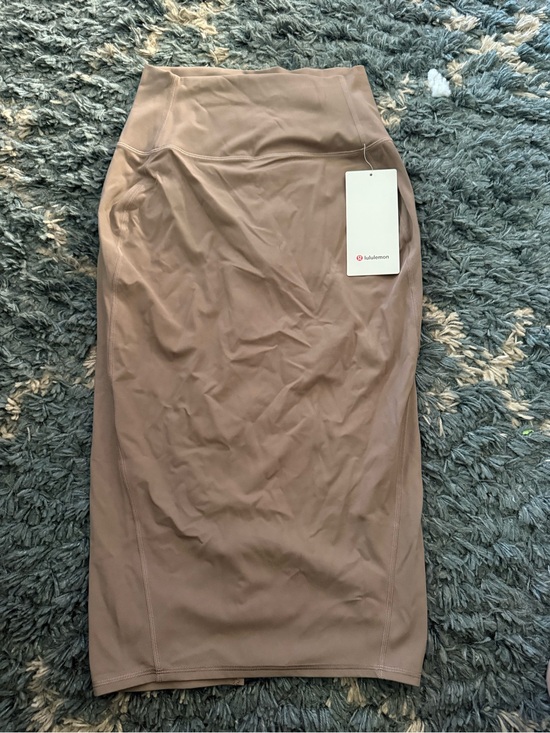 lululemon athletica Dresses & Skirts - lululemon athletica Women’s Mauve/Taupe High-Rise Pencil Skirt